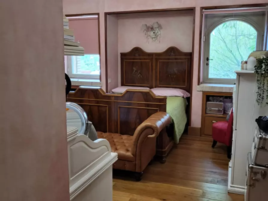 Immagine 28 di Villa in vendita  in Via Tubre 38 a Roma