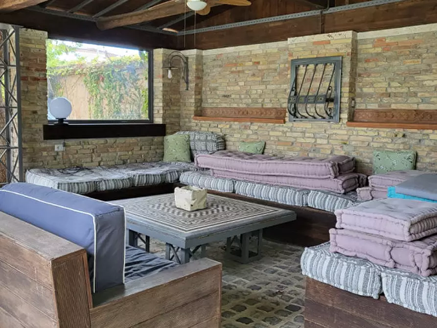 Immagine 30 di Villa in vendita  in Via Tubre 38 a Roma