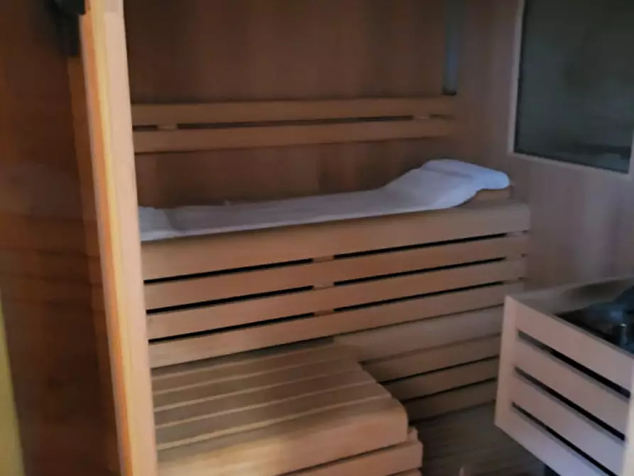 Immagine 38 di Villa in vendita  in Via Tubre 38 a Roma