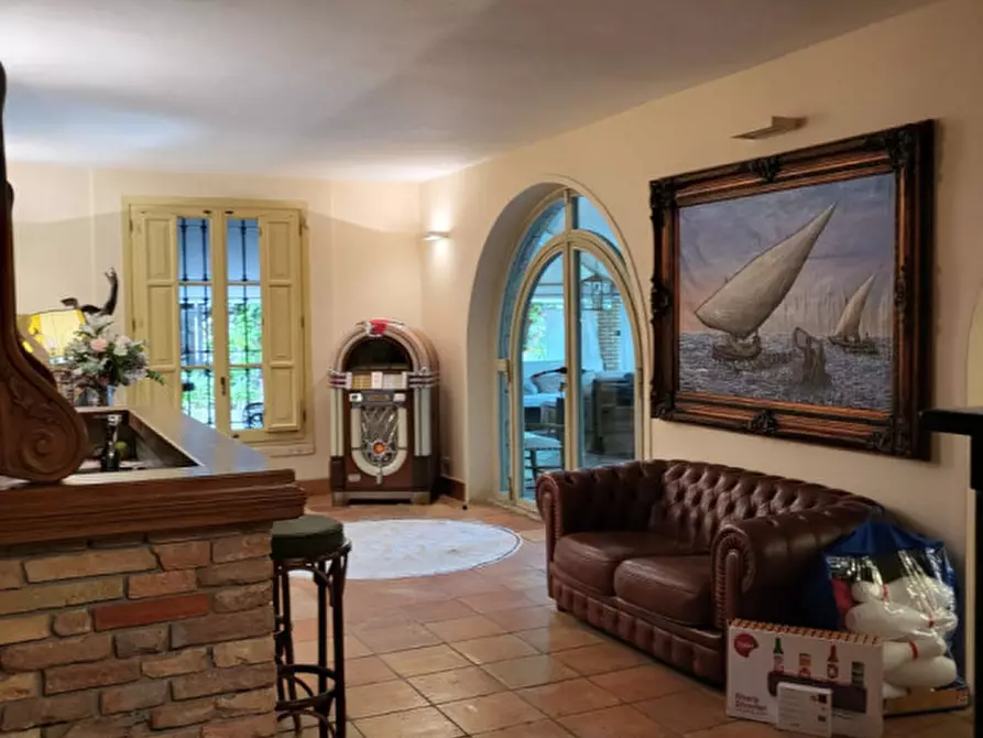 Immagine 40 di Villa in vendita  in Via Tubre 38 a Roma