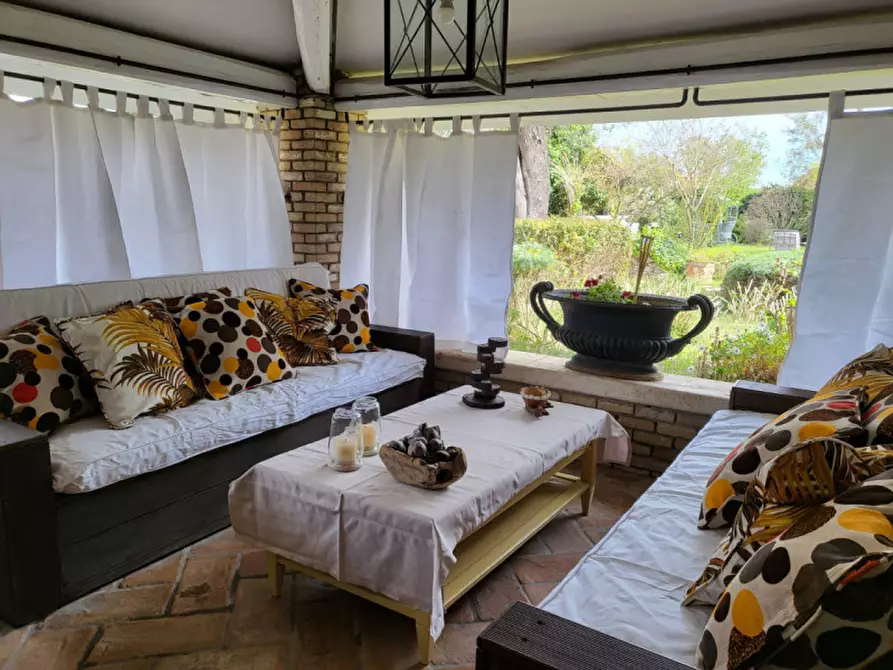 Immagine 60 di Villa in vendita  in Via Tubre 38 a Roma