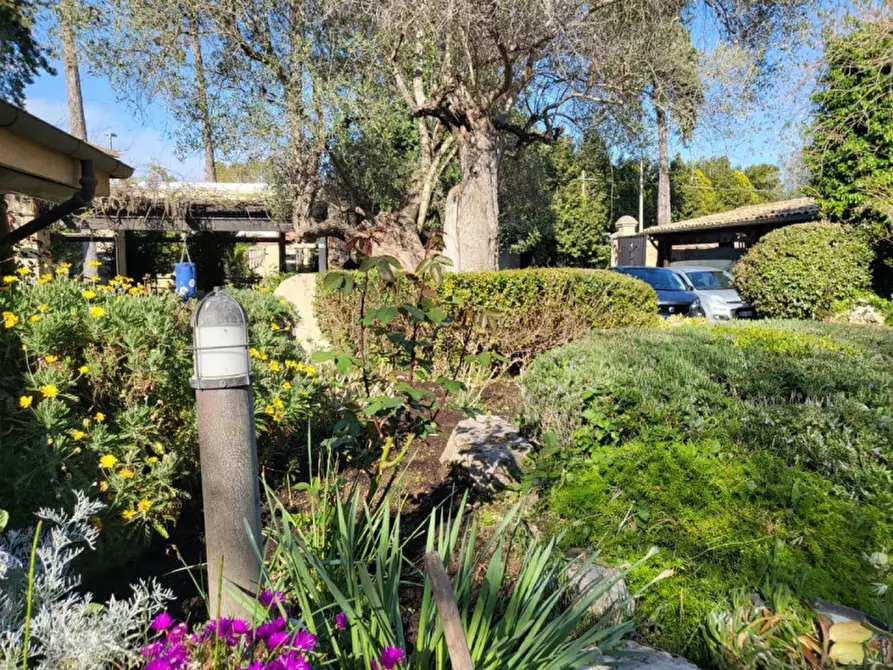 Immagine 62 di Villa in vendita  in Via Tubre 38 a Roma