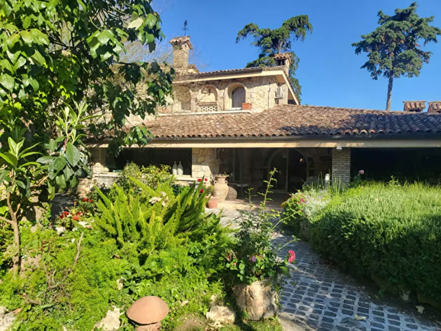 Immagine 68 di Villa in vendita  in Via Tubre 38 a Roma