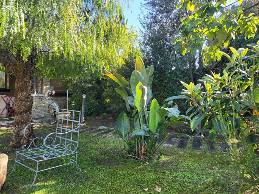 Immagine 75 di Villa in vendita  in Via Tubre 38 a Roma