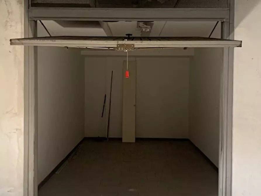 Immagine 2 di Garage in vendita  in via paolo da sarmeola a Padova