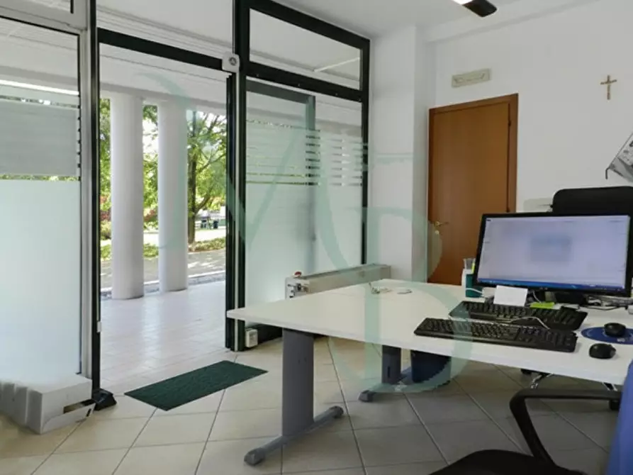 Immagine 6 di Negozio in affitto  in Via Europa a Rubano