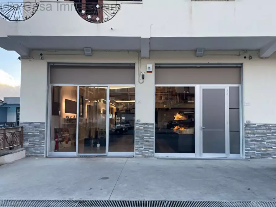 Immagine 1 di Attività commerciale in vendita  in Via Godelmo a Sala Consilina