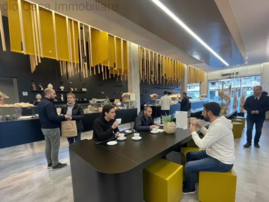 Immagine 2 di Attività commerciale in vendita  in Via Godelmo a Sala Consilina