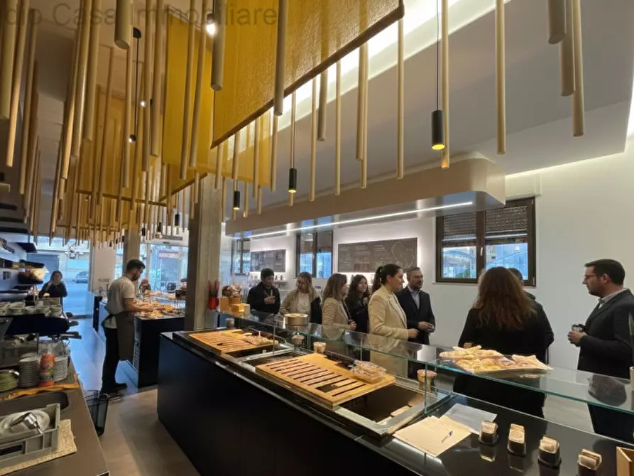 Immagine 3 di Attività commerciale in vendita  in Via Godelmo a Sala Consilina