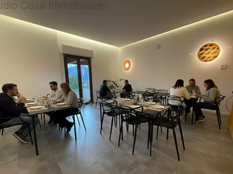 Immagine 4 di Attività commerciale in vendita  in Via Godelmo a Sala Consilina