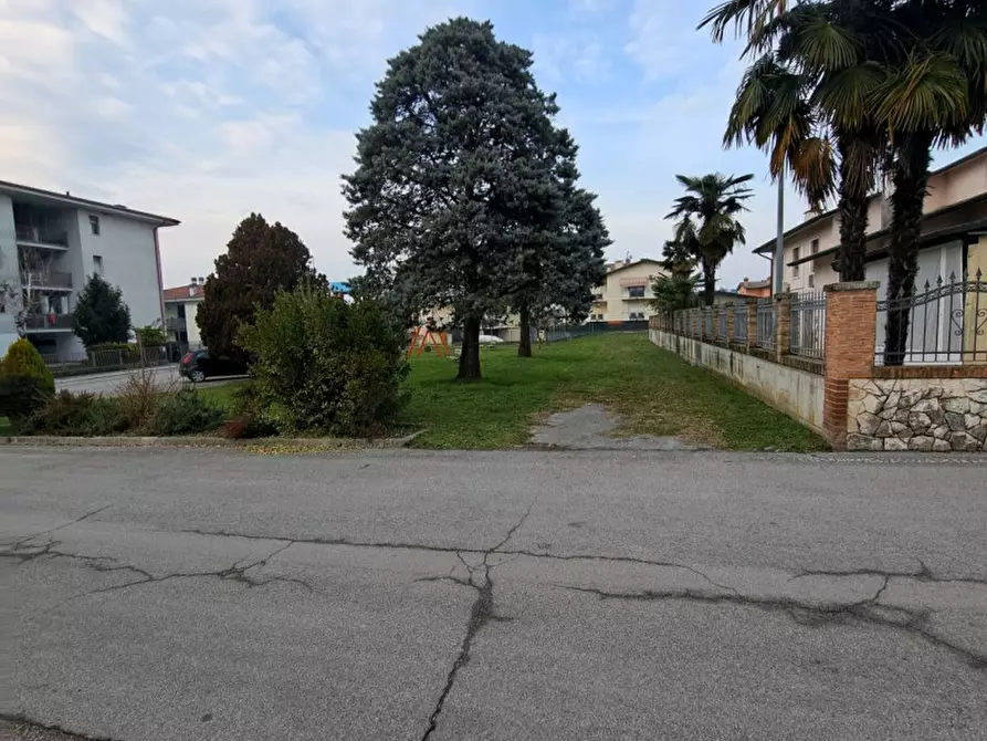 Immagine 1 di Terreno in vendita  in via A. Moro a Quinto Vicentino