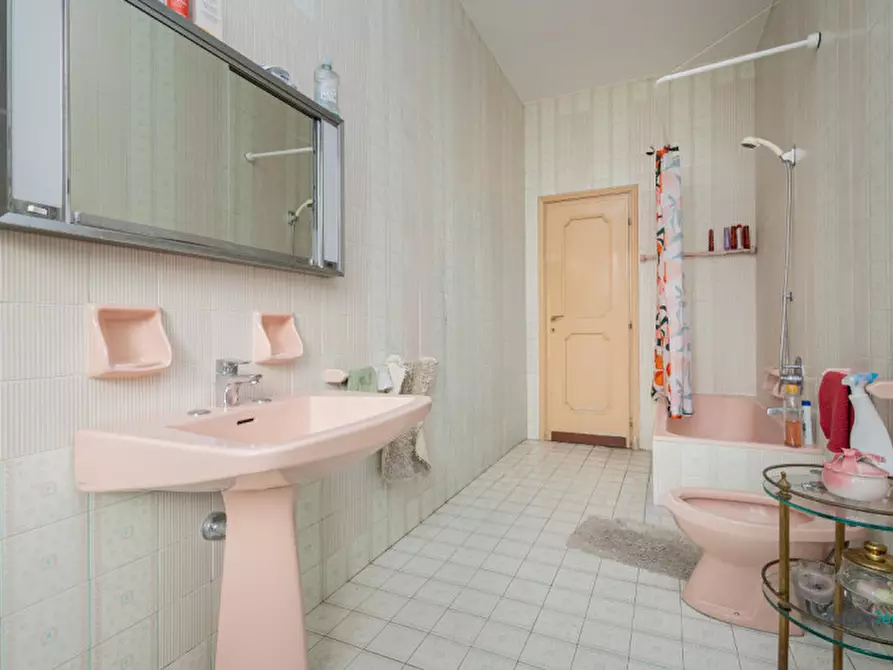 Immagine 17 di Camera in affitto  in Viale Gran Sasso, 20 a Milano