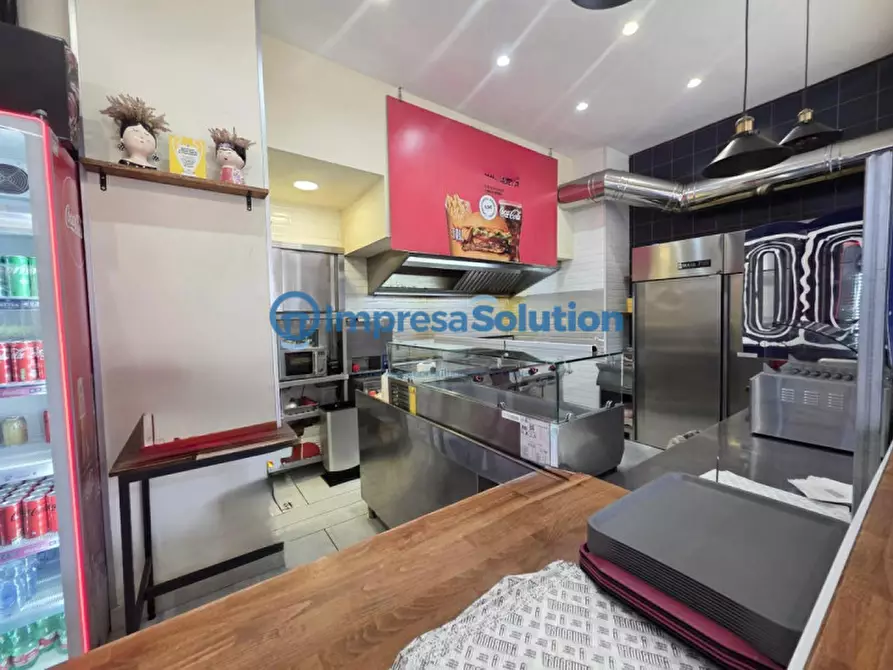 Immagine 10 di Attività commerciale in vendita  in Via dell'Epomeo a Napoli