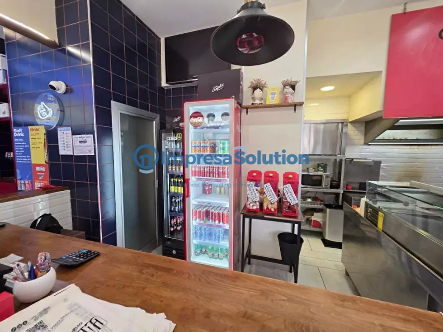 Immagine 11 di Attività commerciale in vendita  in Via dell'Epomeo a Napoli