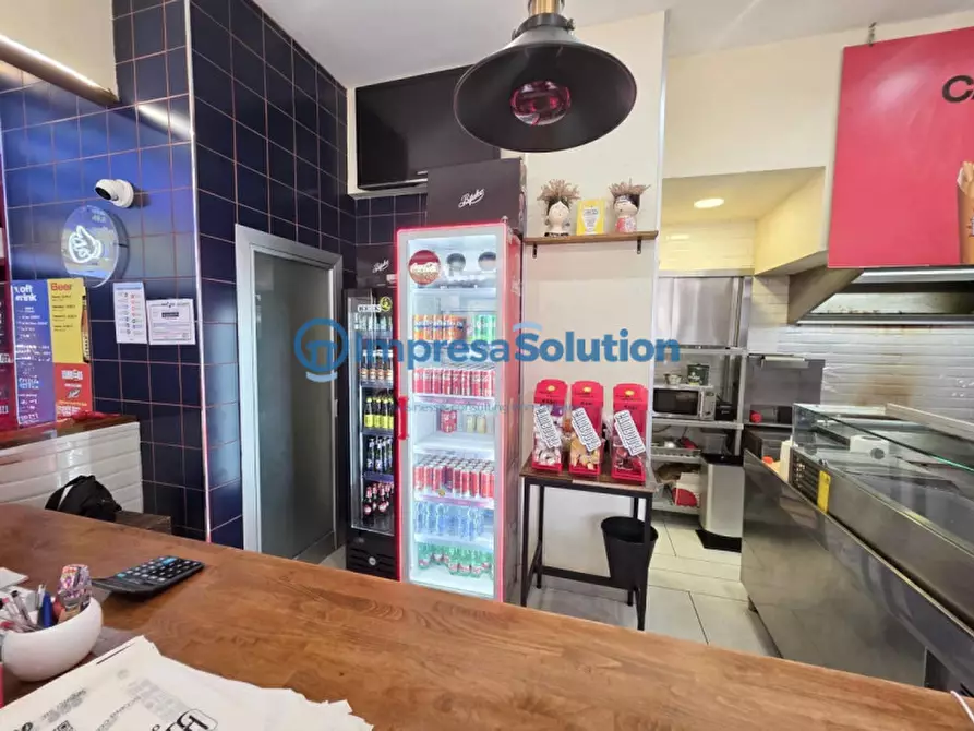 Immagine 12 di Attività commerciale in vendita  in Via dell'Epomeo a Napoli