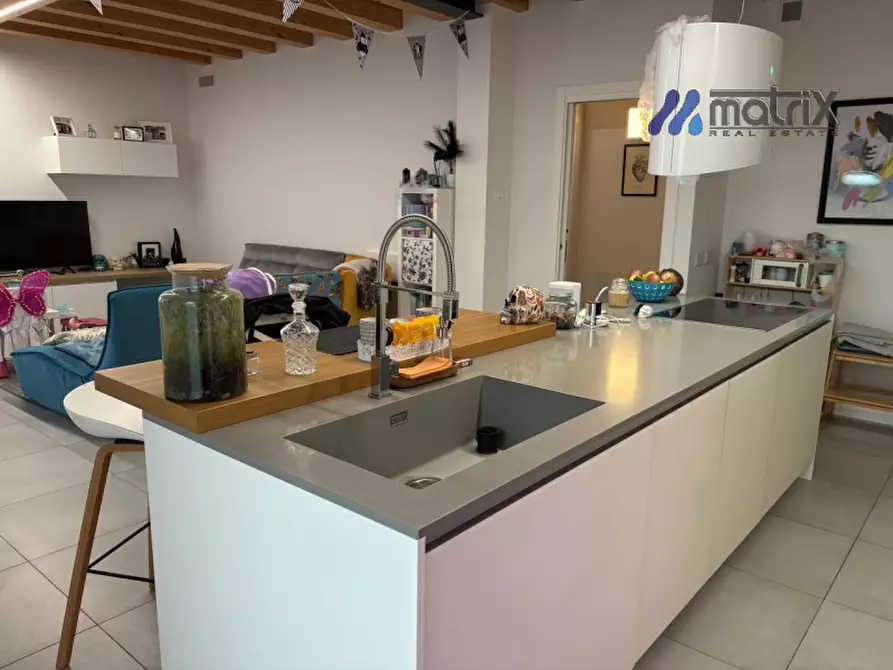 Immagine 2 di Casa quadrifamiliare in vendita  in Via Pontemanco a Due Carrare