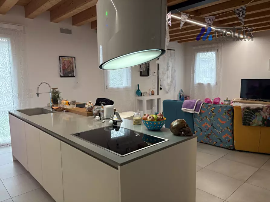 Immagine 5 di Casa quadrifamiliare in vendita  in Via Pontemanco a Due Carrare