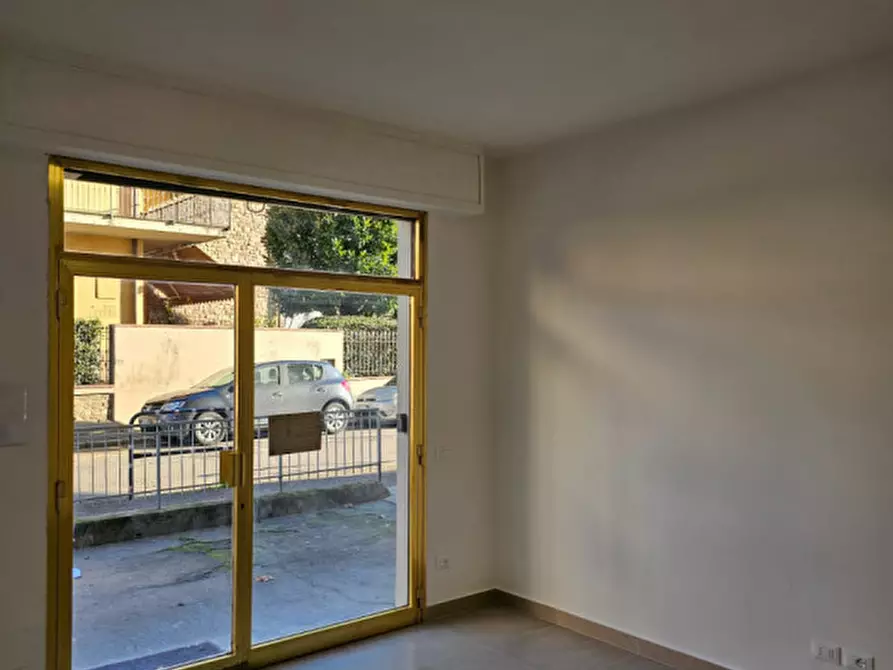Immagine 6 di Negozio in affitto  in VIA CHERUBINI a Scandicci