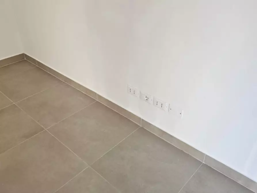 Immagine 11 di Negozio in affitto  in VIA CHERUBINI a Scandicci