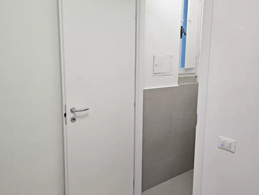 Immagine 14 di Negozio in affitto  in VIA CHERUBINI a Scandicci