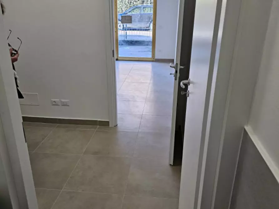 Immagine 15 di Negozio in affitto  in VIA CHERUBINI a Scandicci