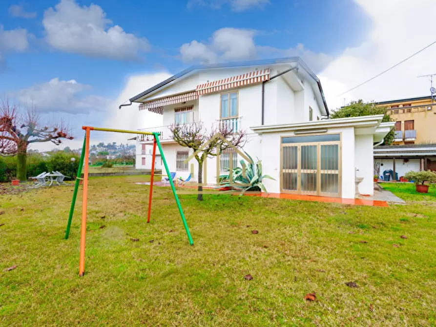 Immagine 2 di Villa in vendita  in Via Don Luigi Barzizza 54 a Castiglione Delle Stiviere