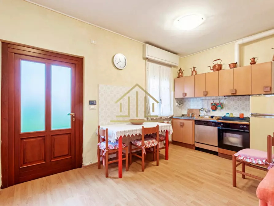 Immagine 6 di Villa in vendita  in Via Don Luigi Barzizza 54 a Castiglione Delle Stiviere