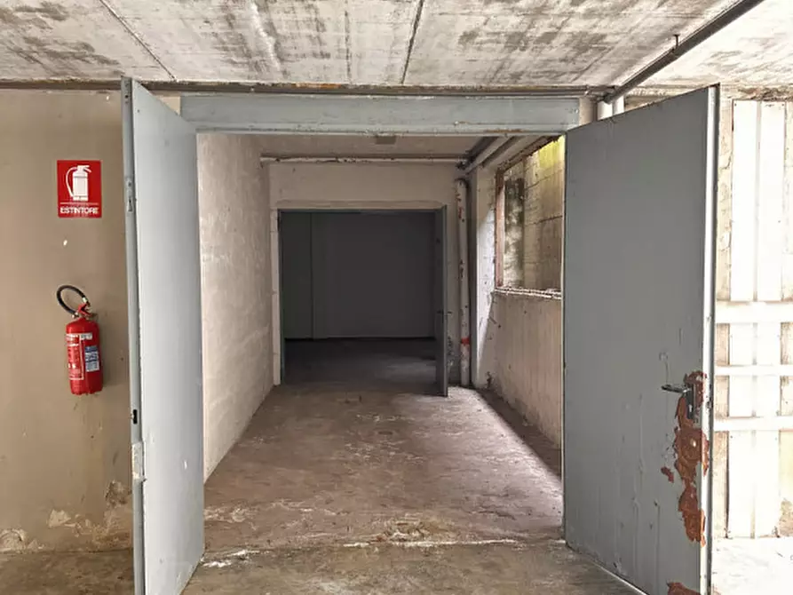 Immagine 8 di Magazzino in vendita  in Via Giovanni Gozzadini a San Lazzaro Di Savena