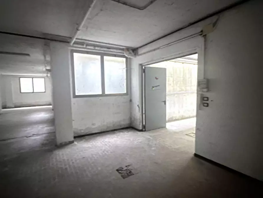 Immagine 10 di Magazzino in vendita  in Via Giovanni Gozzadini a San Lazzaro Di Savena