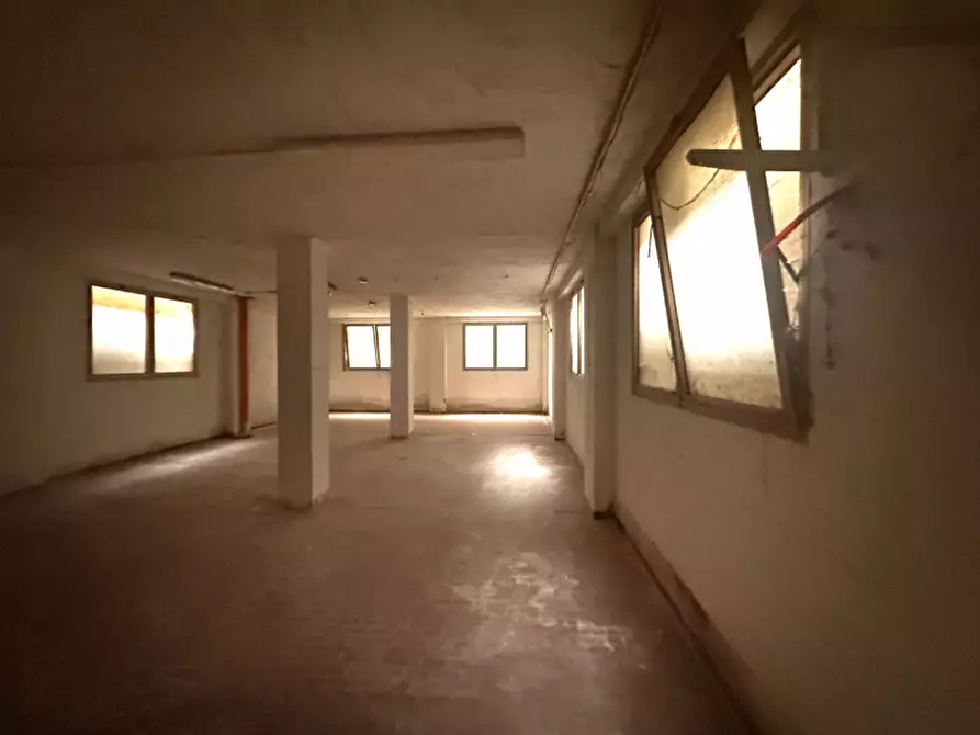 Immagine 15 di Magazzino in vendita  in Via Giovanni Gozzadini a San Lazzaro Di Savena