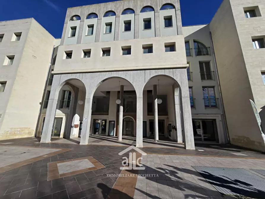 Immagine 52 di Appartamento in vendita  in via alessandro Manzoni,3 a Lecce