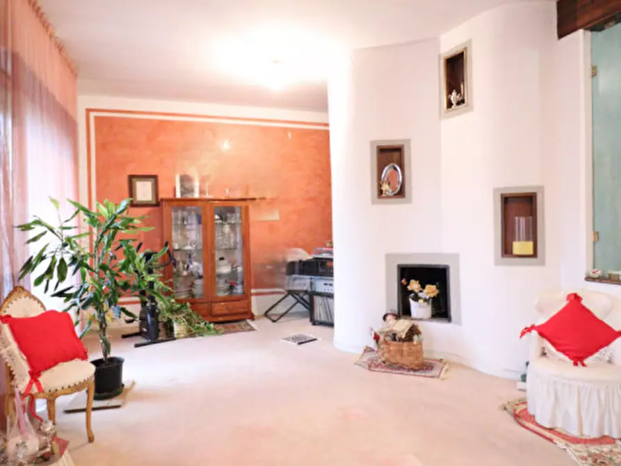 Immagine 8 di Appartamento in vendita  in Via Bologna a Montevarchi