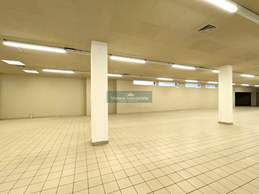 Immagine 1 di Negozio in affitto  in Via della Libertà 57 a San Bonifacio