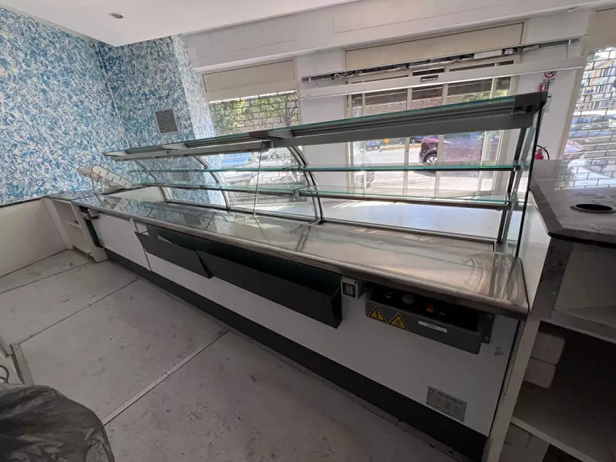 Immagine 7 di Negozio in affitto  in VIALE ARIOSTO a Firenze