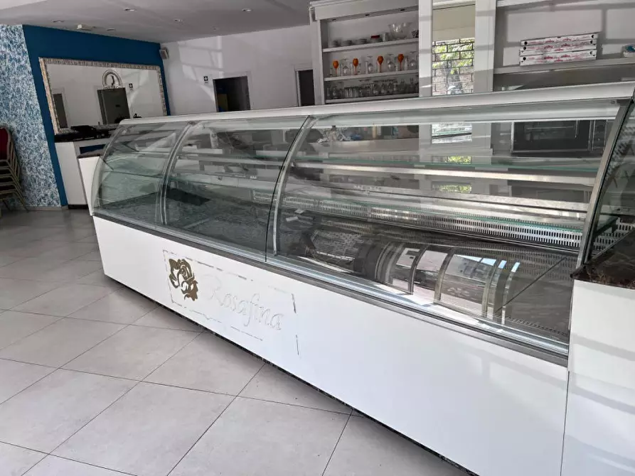 Immagine 9 di Negozio in affitto  in VIALE ARIOSTO a Firenze