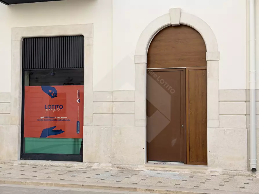 Immagine 3 di Attività commerciale in affitto  in Via Regina Margherita a Andria