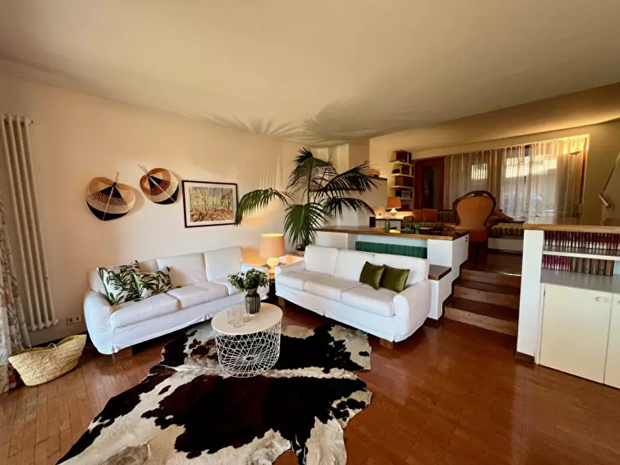 Immagine 1 di Casa bifamiliare in vendita  in via degli olivi a Trento