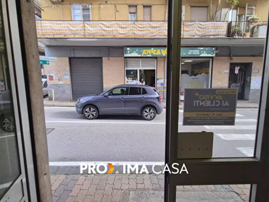 Immagine 4 di Negozio in affitto  in via cristoforo Capone 2 a Salerno