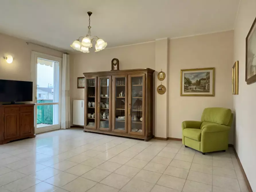 Immagine 1 di Appartamento in vendita  in Via Santa Chiara a Selvazzano Dentro