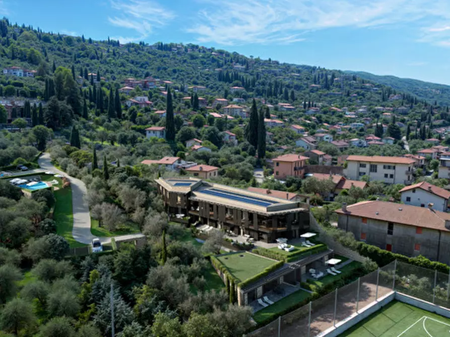 Immagine 10 di Villa in vendita  in Via Gioacchino Rossini a Torri Del Benaco