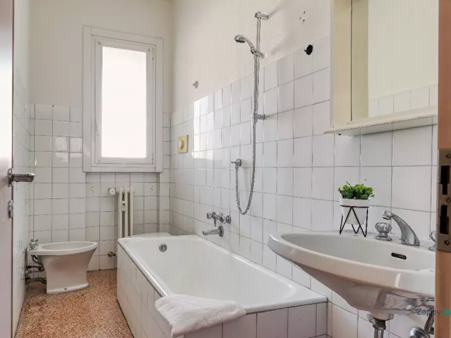 Immagine 19 di Camera in affitto  in Via Carlo Marx a Milano