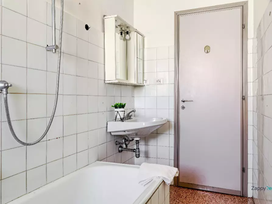 Immagine 20 di Camera in affitto  in Via Carlo Marx a Milano