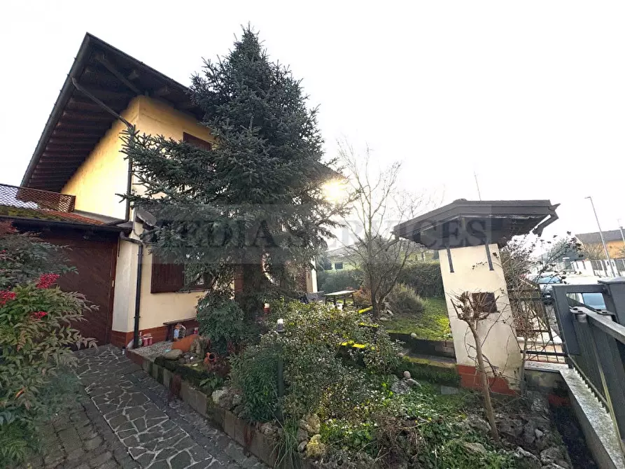 Immagine 2 di Villa in vendita  in via Primo Maggio n° 24 a Garlasco
