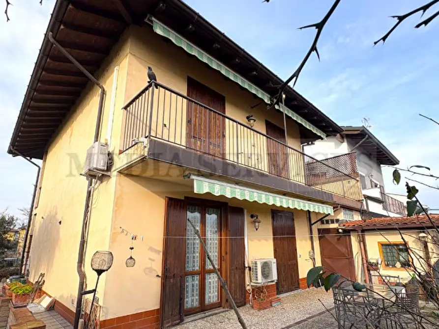 Immagine 9 di Villa in vendita  in via Primo Maggio n° 24 a Garlasco