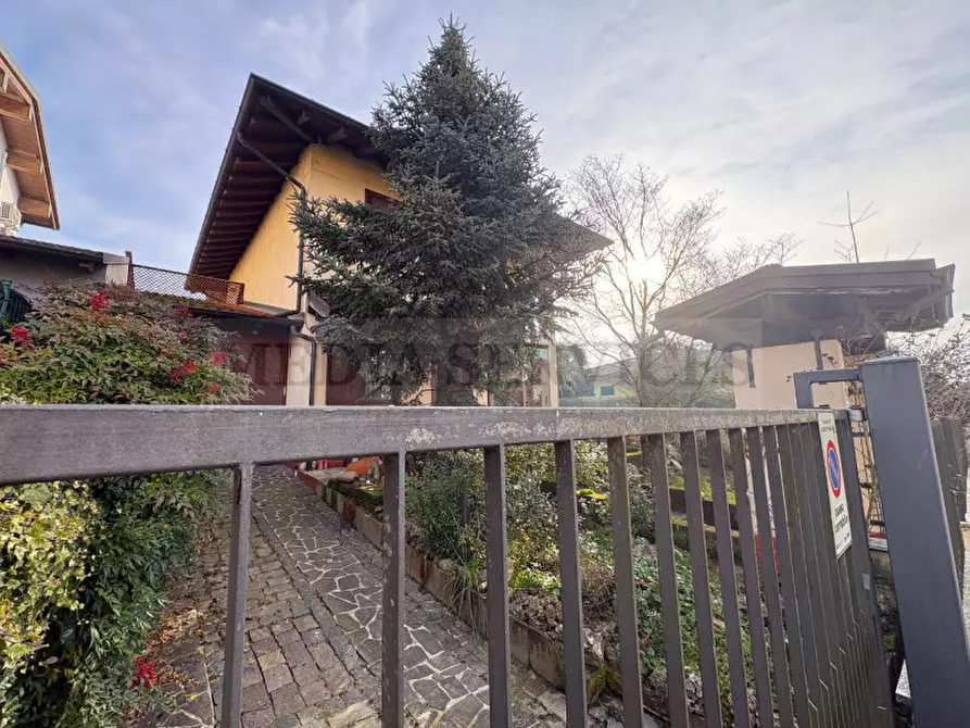 Immagine 14 di Villa in vendita  in via Primo Maggio n° 24 a Garlasco