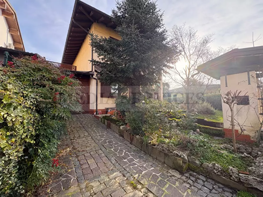 Immagine 15 di Villa in vendita  in via Primo Maggio n° 24 a Garlasco