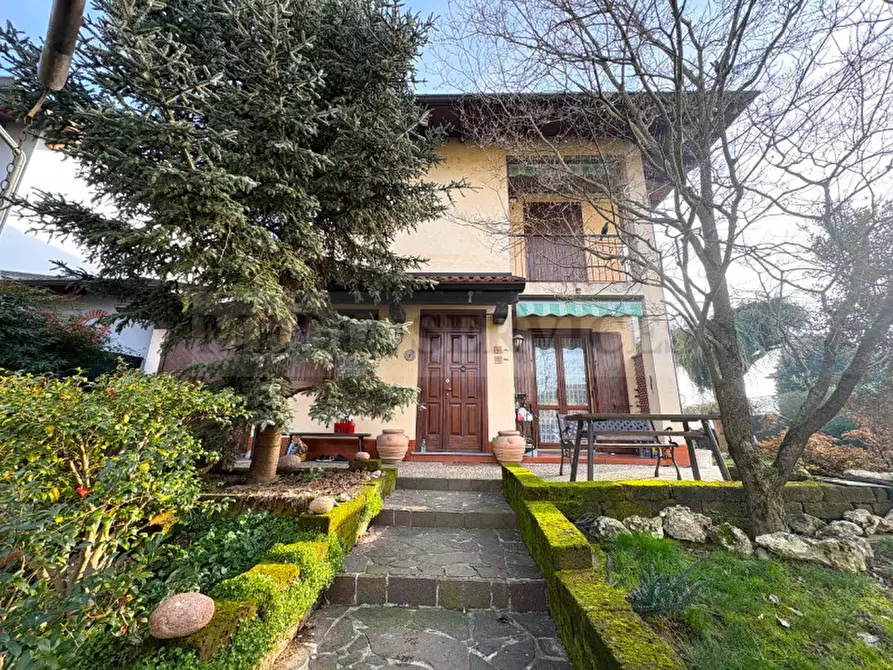 Immagine 19 di Villa in vendita  in via Primo Maggio n° 24 a Garlasco