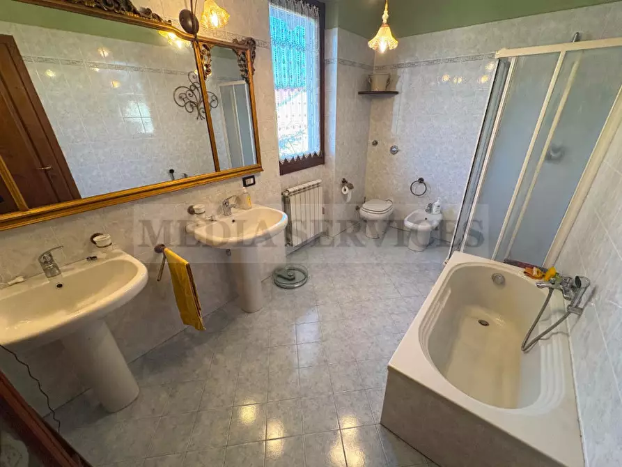 Immagine 25 di Villa in vendita  in via Primo Maggio n° 24 a Garlasco