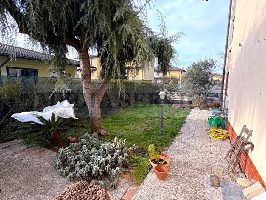 Immagine 33 di Villa in vendita  in via Primo Maggio n° 24 a Garlasco