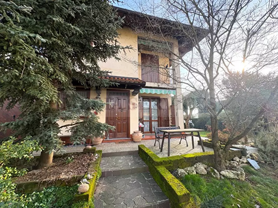 Immagine 42 di Villa in vendita  in via Primo Maggio n° 24 a Garlasco